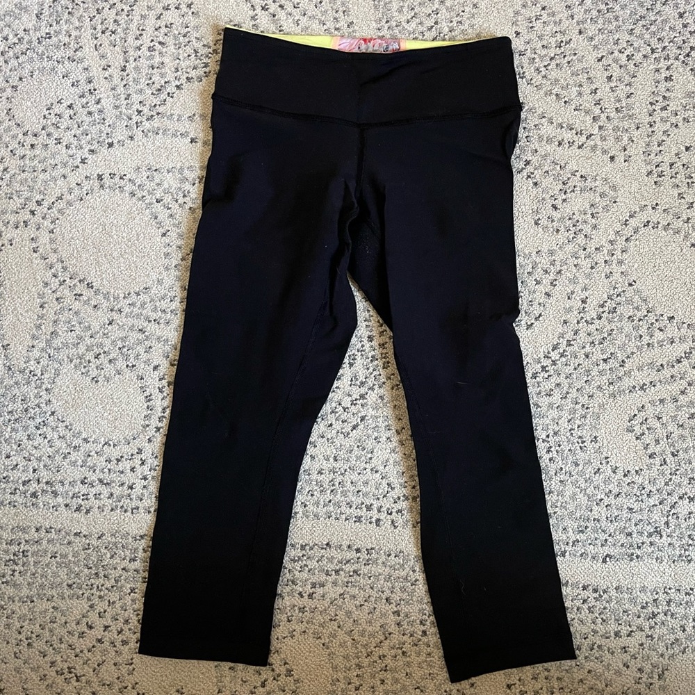 Lululemon Wunder Under Reversible Cropped Leggings